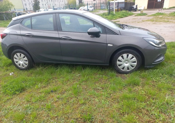 Opel Astra cena 46000 przebieg: 78000, rok produkcji 2016 z Gdynia małe 379